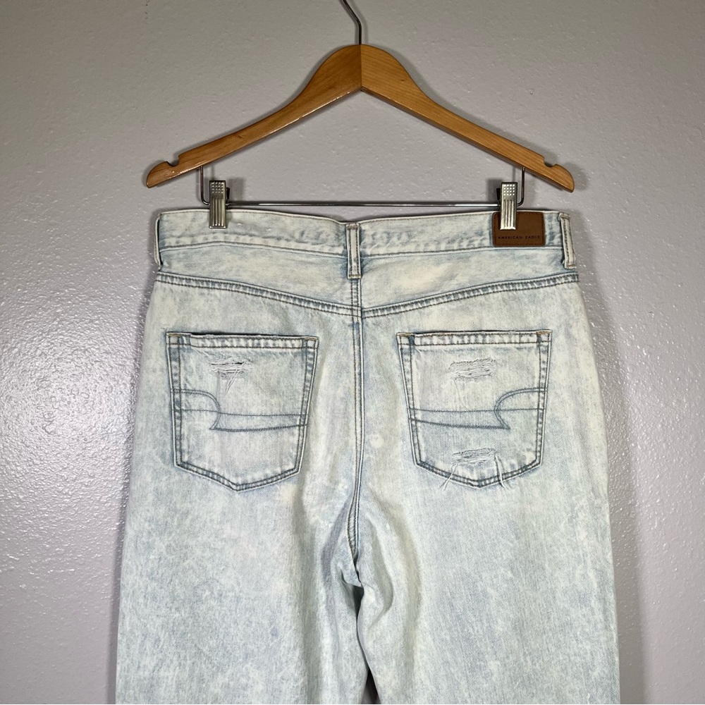 American eagle light wash distressed raw hem denim mom jeans high rise 12R - Picture 4 of 12